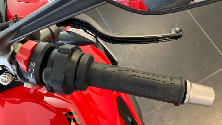 Ducati Streetfighter V2 (22MY)